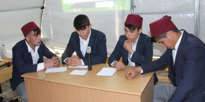 Depremzede Öğrenciler Mehmet Akif’i Çadırda Andı