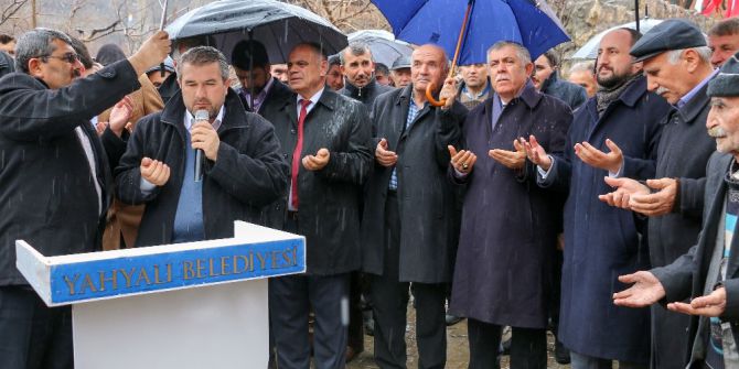 Yahyalı’da Mahalle Konaklarının Temeli Atıldı