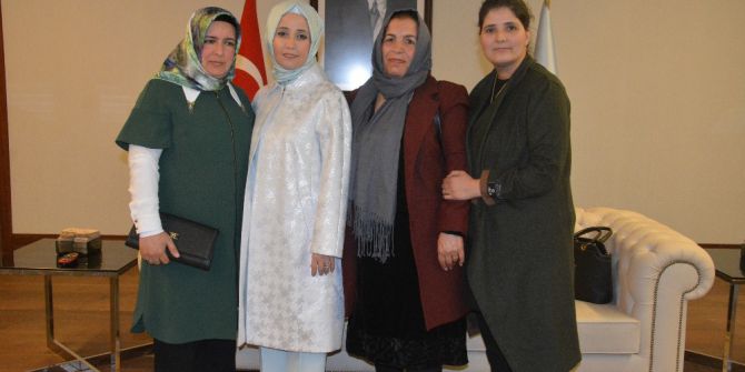 Bakan Tüfenkci’nin Eşi Esra Tüfenkci Kadınlarla Bir Araya Geldi