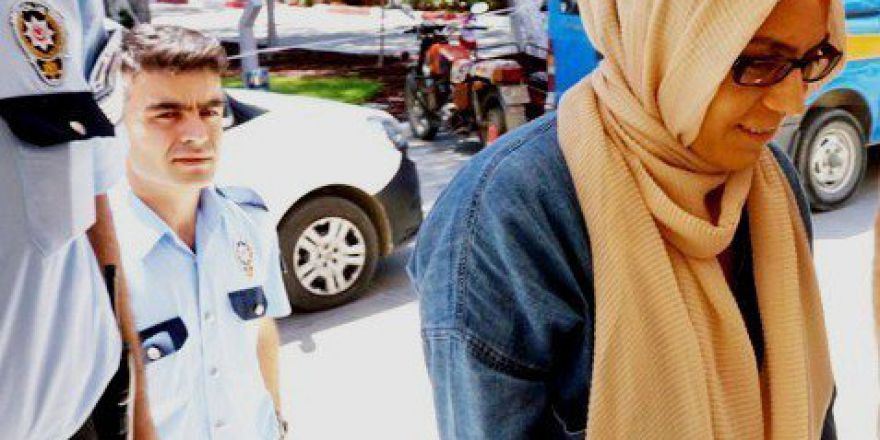 Gözaltına Alınan Gazeteci Hanım Büşra Erdal, İstanbul’a Gönderildi