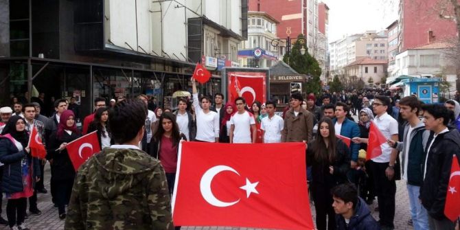 İstiklal Marşının Her Dizesini Farklı Bir Öğrenci Okudu