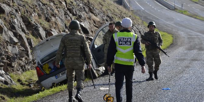 Karşı Şeride Geçen Otomobil Minibüse Çarptı: 5 Yaralı