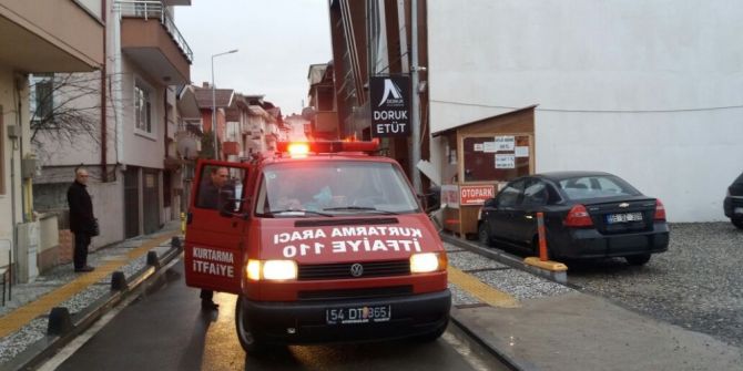 Asansörde Mahsur Kalan Bir Kişi İtfaiye Ekiplerince Kurtarıldı