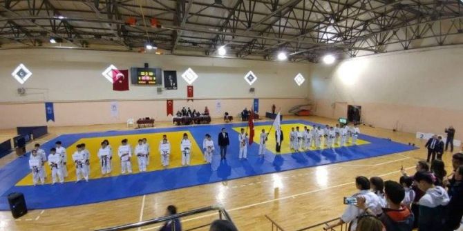 Tokat’ta Yıldızlar Judo Grup Şampiyonası Yapıldı