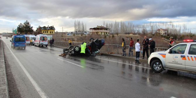 Sivas’ta Otomobil Irmağa Uçtu: 2 Ölü