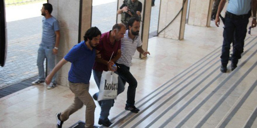 Darbe Girişimiyle İlgili 8 Polis Gözaltında