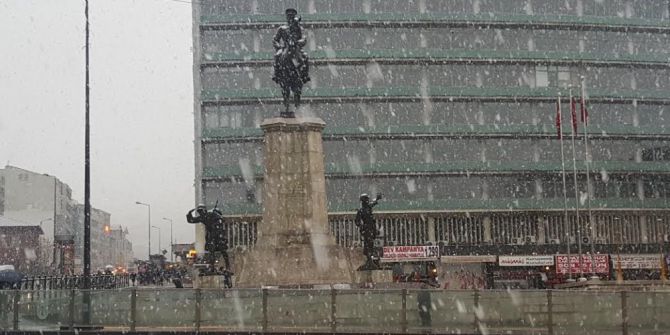 Başkentliler Güne Kar İle Uyandı