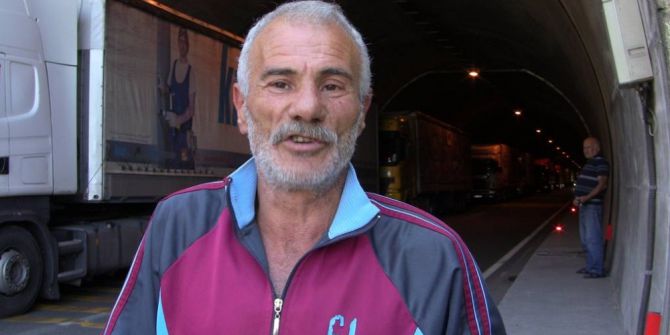 Sarp Sınır Kapısı’ndaki Tır Ve İnsan Kuyruğu