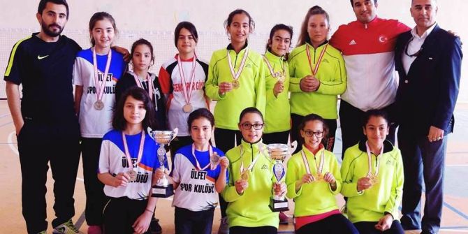 Adana’da Okullararası Küçükler Badminton İl Birinciliği