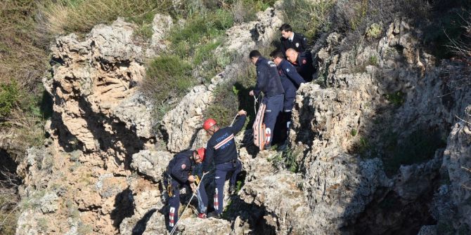 15 Yaşındaki Çocuk Falezlerden Aşağıya Düştü, Kalp Masajıyla Hayata Döndü