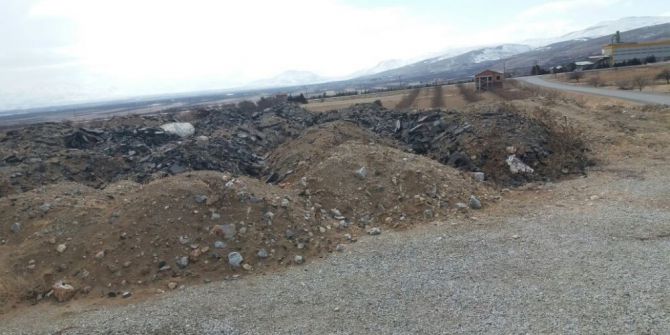 Arazisine İzinsiz Olarak Hafriyat Dökülen Vatandaş Yardım İstiyor