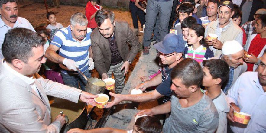 Ahlat’ta Demokrasi Nöbeti Devam Ediyor