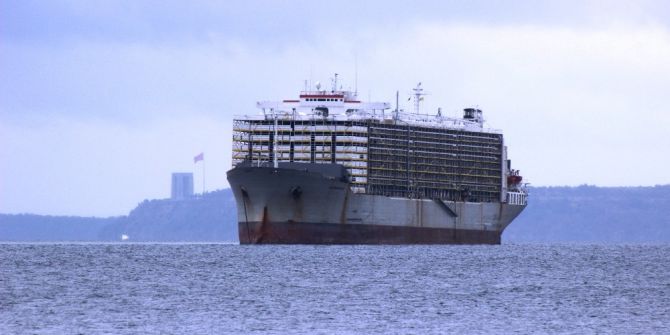 Çanakkale Boğazı’nda Arızalanan Gemi Güvenli Bölgeye Çekildi
