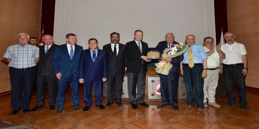 Hekimoğlu’na Trabzon’a Hizmet Ödülü