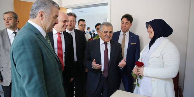 Doktor Başkan’dan 14 Mart Tıp Bayramı’nda En Anlamlı Hediye