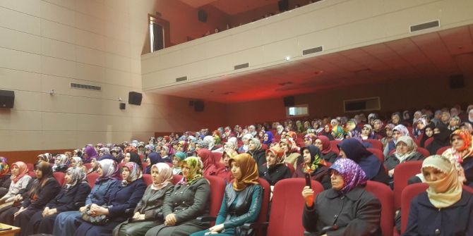 Develi’de Kadınlar İçin Konferans Düzenlendi
