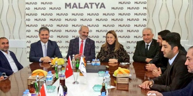 Ak Parti Genel Başkan Yardımcısı Öznur Çalık: