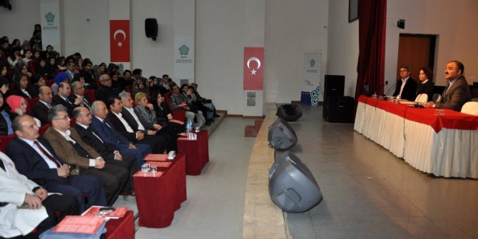 Milli Şair, Neü’de Anıldı