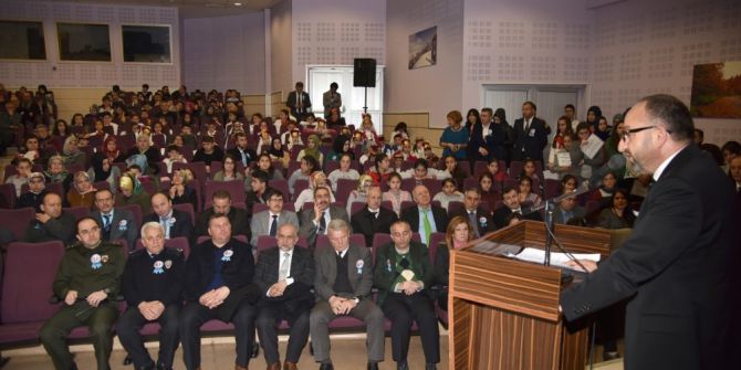 İstiklal Marşı Ve Milli Şairi Kartepe’de Saygı İle Anıldı