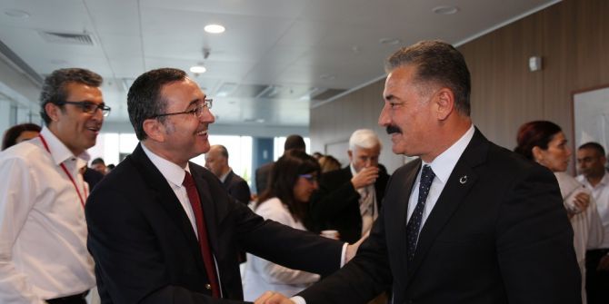 Başkan Tuna, Sağlık Çalışanlarını Tıp Bayramı’nda Yalnız Bırakmadı