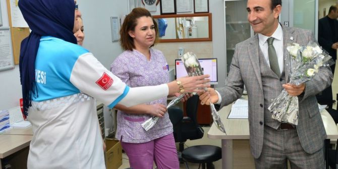 Başkan Edebali Sağlık Çalışanlarının Bayramını Kutladı