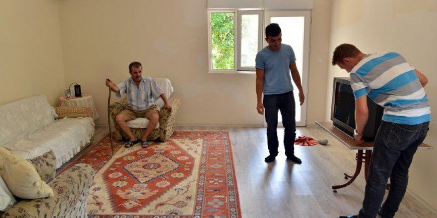 Mustafa Turan, Koshim İle Hayata Tutundu