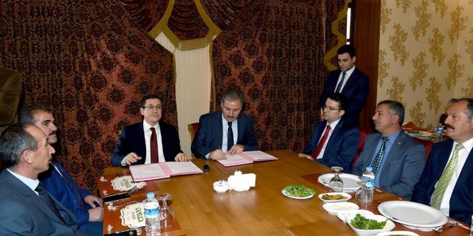 Belediye Başkanı Çakır İle Rektör Kızılay ‘Muhtarlık Akademisi’ Protokolünü İmzaladı