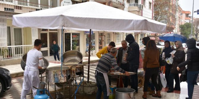 Şehzadeler Esnafından ‘Evet’e Lokmalı Destek