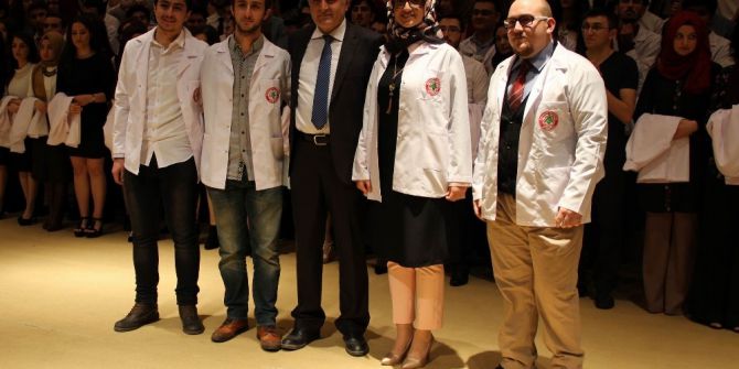 Cü Tıp Fakültesi Öğrencileri Beyaz Önlük Giydi