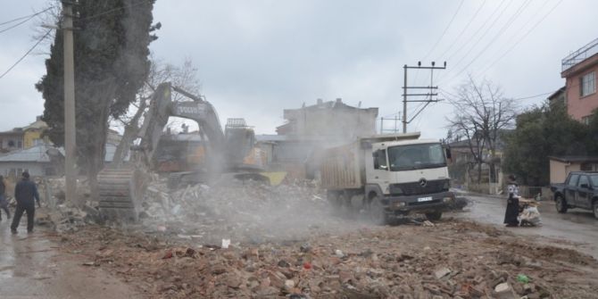 Davud-i Kayseri Hazretleri Türbesinin Etrafındaki Evler Yıkılıyor
