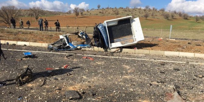 Mardin’de Askeri Aracın Geçişi Sırasında Patlama: 2 Şehit