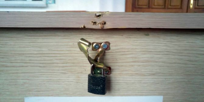 Cami Cemaatinden Hırsıza Oyun