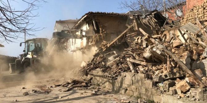 Bursa’da Metruk Binalar Yıkılıyor