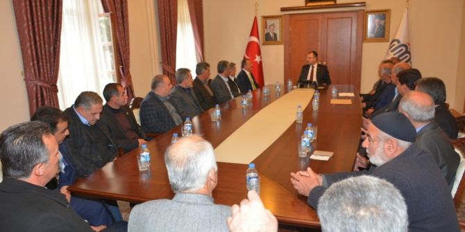 Vali Toprak, Muhtarların Sorunlarını Dinledi