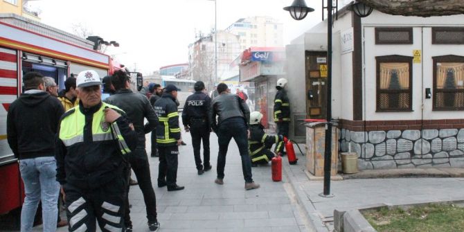Elektrik Trafosu Patladı, Panik Yaşandı