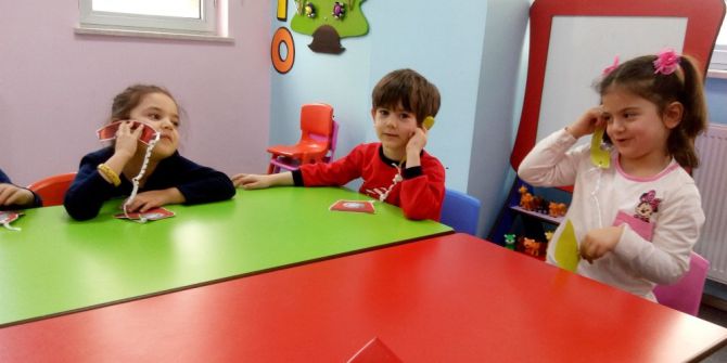 Nezaket Okulunda Öğrencilere Konuşma Adabı Dersi