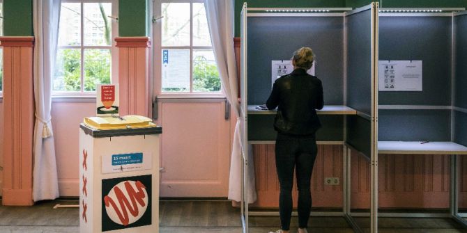 Hollanda Genel Seçimler İçin Sandık Başında