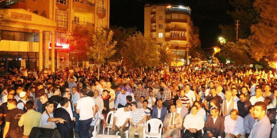 Demokrasi Nöbeti Sürüyor