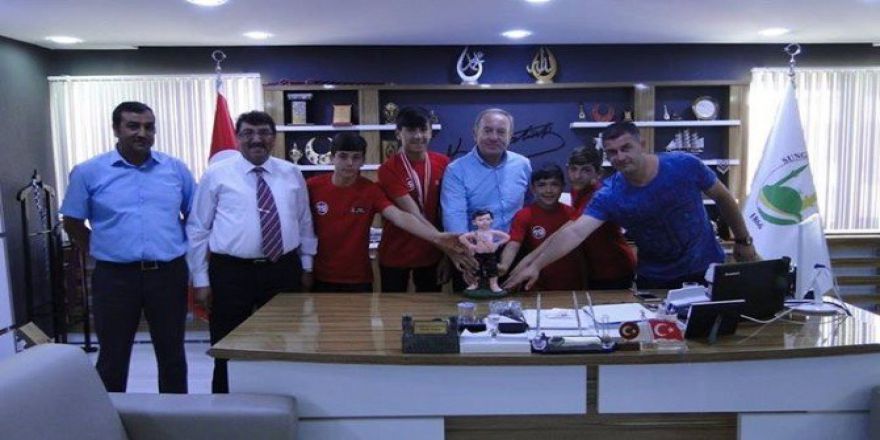 Başkan Şahiner’den Güreşçilere Salon Müjdesi