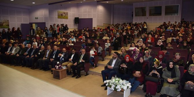 Kartepe’de "Çocuk Ve Ekran" Adlı Seminere Yoğun İlgi