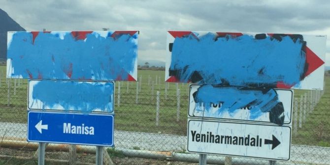 Yönlendirme Levhalarına Çirkin Saldırı