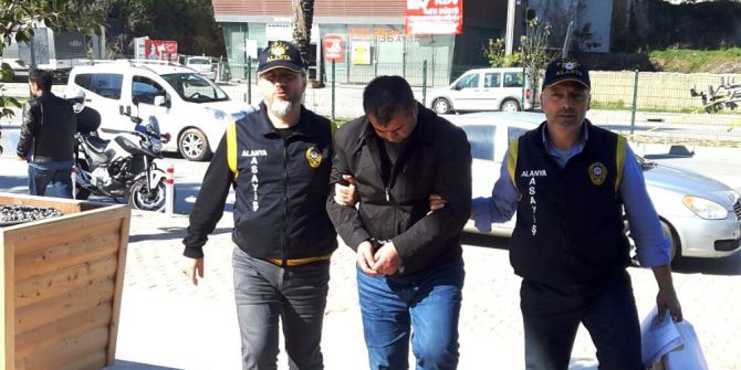 İlaçlı Meyve Suyuyla Bayıltarak 9 Kişiyi Gasp Eden Şüpheli Yakalandı