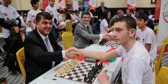 Çanakkale Şehitleri Anısına Satranç Turnuvası Düzenlendi