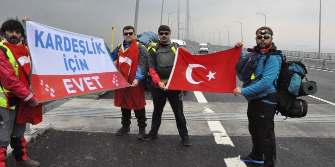 Kardeşliğe ’Evet’ İçin Osmangazi Köprüsünden Yürüyerek Geçtiler
