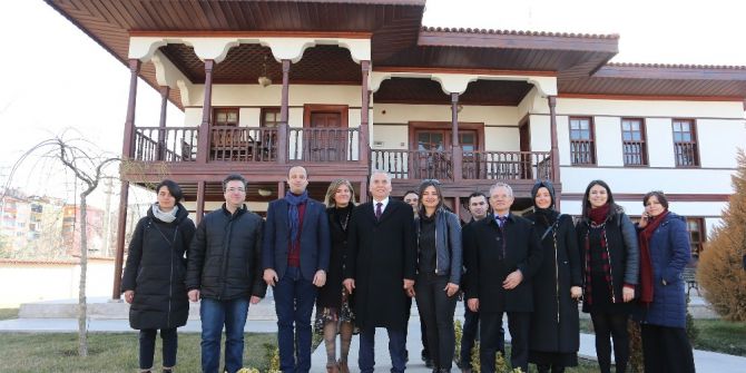 Büyükşehir İle Tarihi Sokak Dokusu Yaşatılıyor