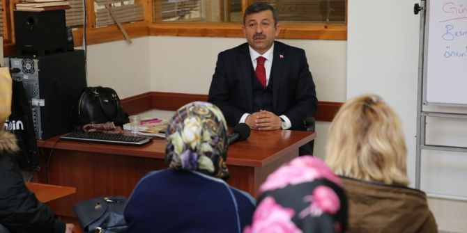 Başkan Karabacak, Velilere Yeni Anayasa Ve Partili Cumhurbaşkanlığı Sistemini Anlattı