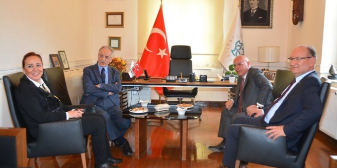 Başkan Eşkinat Murat Karayalçın’ı Ağırladı