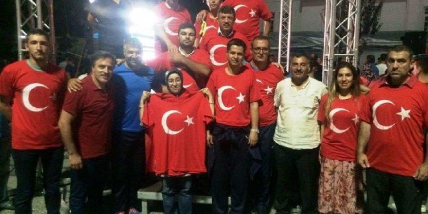 Yalovalı Antrenörler Demokrasi Nöbetinde