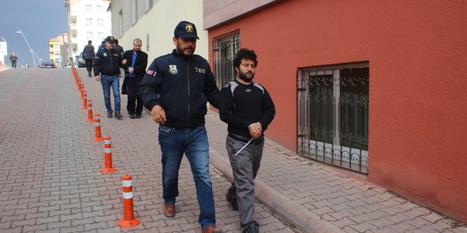 Kayseri’de Deaş Operasyonunda Gözaltına Alınan 2 Zanlı Adliyeye Sevk Edildi