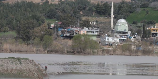 Çakıt Deresi Taştı, Bin Dönüm Tarla Sular Altında